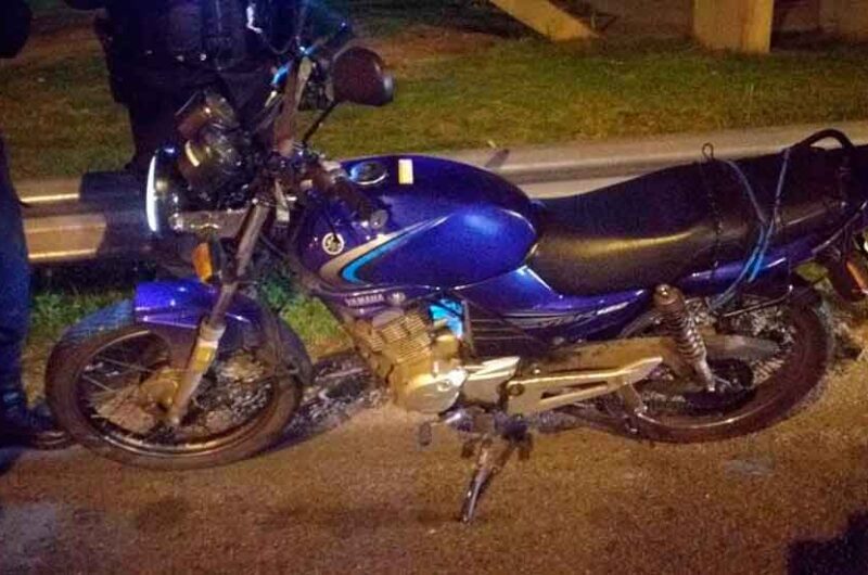 Dos detenidos en la General Paz a bordo de una moto robada