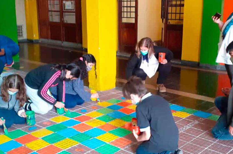 Intervención de colores en el Colegio San Juan Evangelista Intervención de colores en el Colegio San Juan Evangelista