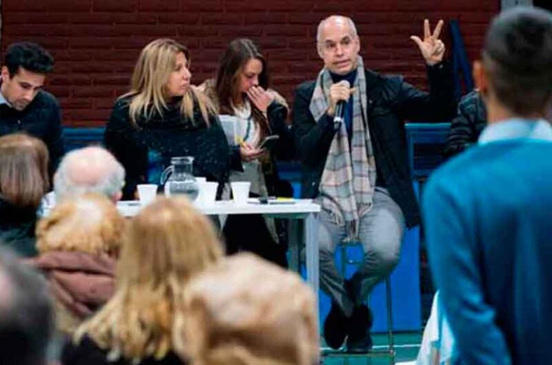 Larreta se reunió con vecinos de Nueva Pompeya Larreta se reunió con vecinos de Nueva Pompeya