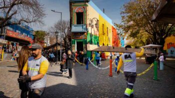 Caminito recuperó los colores que pintó Quinquela Martín