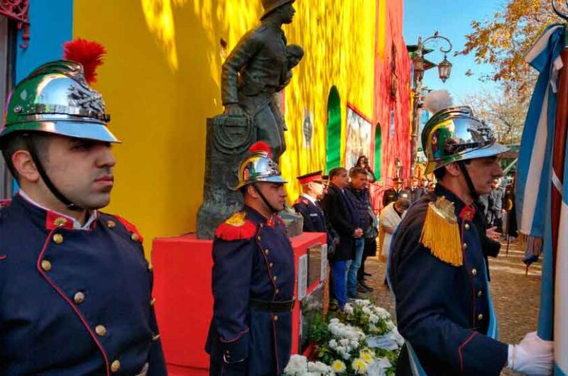 Los bomberos voluntarios celebraron su día en La Boca