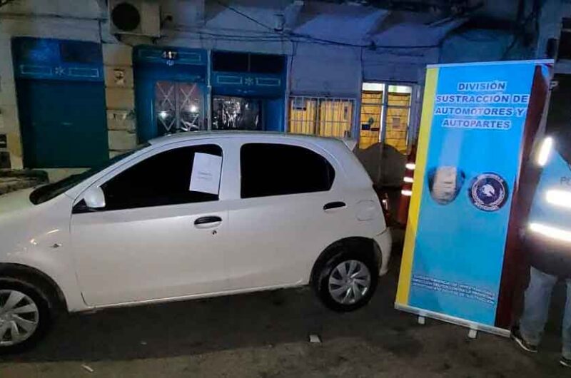 Capturan en La Boca a tres ladrones que robaron un auto