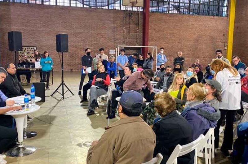Reunión de vecinos de Villa Soldati con Jorge Macri Reunión de vecinos de Villa Soldati con Jorge Macri