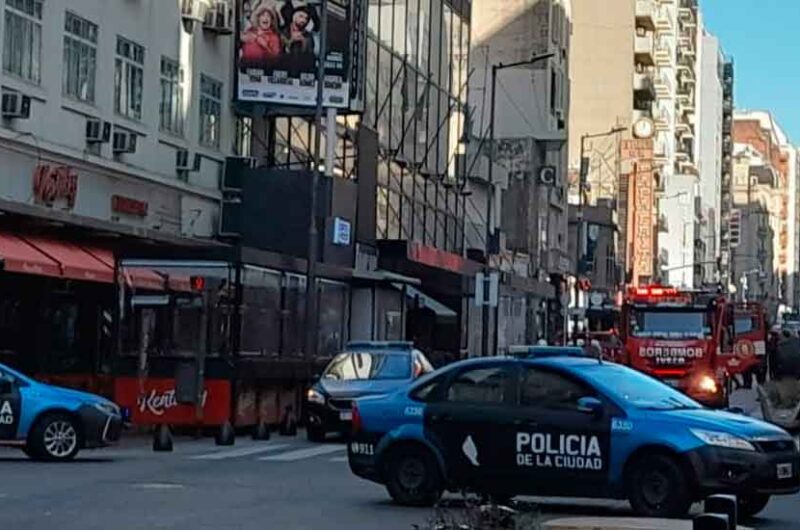 Evacuaron el Teatro San Martín por una alarma de incendio Evacuaron el Teatro San Martín por una alarma de incendio