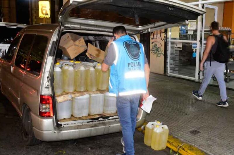 Decomisan más de 1.400 litros de aceite no apto para consumo Decomisan más de 1.400 litros de aceite no apto para consumo