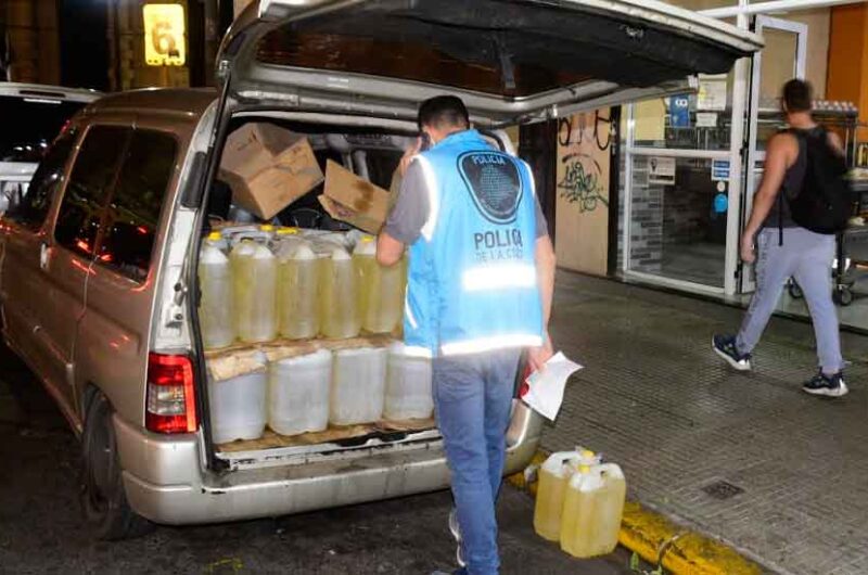 Decomisan más de 1.400 litros de aceite no apto para consumo