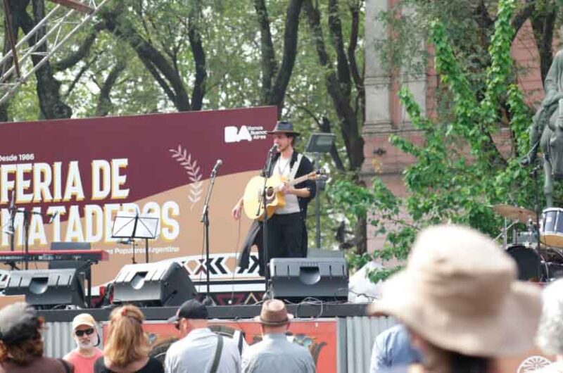 Artistas chaqueños participaron de la Feria de Mataderos