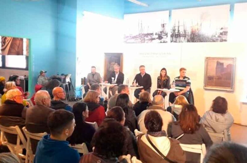 Reunión de vecinos de La Boca con Marcelo D’Alessandro Reunión de vecinos de La Boca con Marcelo D’Alessandro