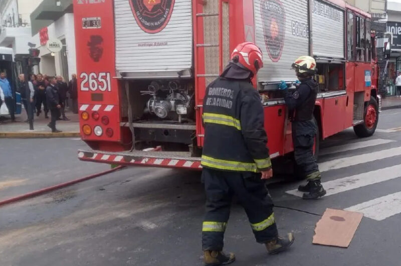 Villa Devoto: un camión y un colectivo chocaron