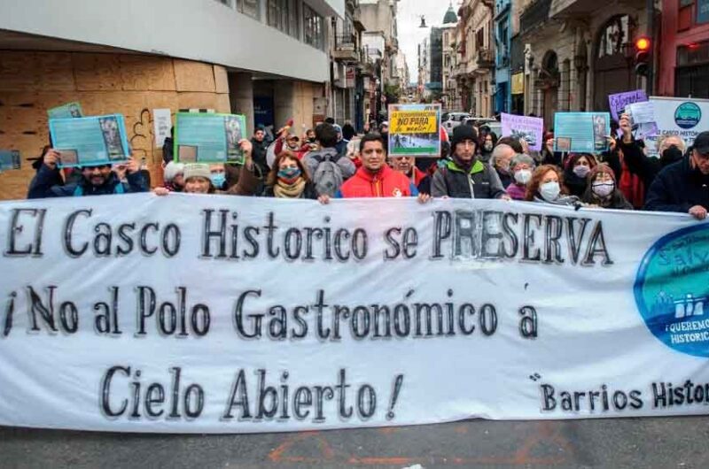 Comuna 1: Protesta de vecinos en Parque Lezama