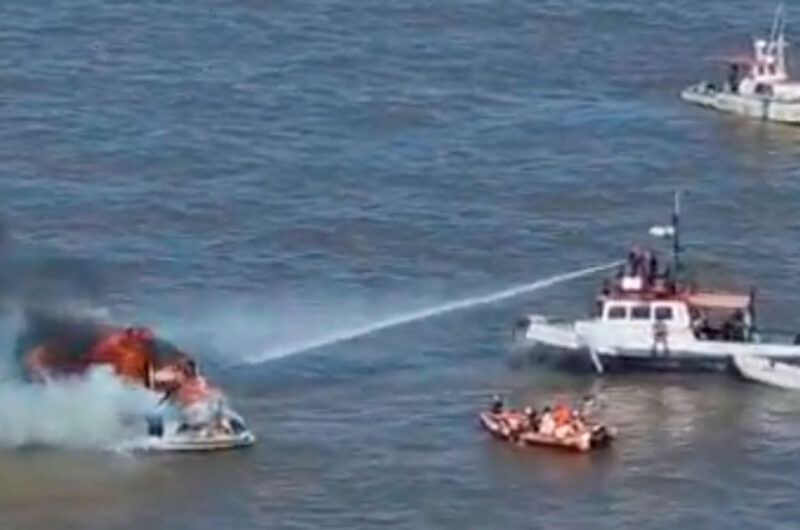 Se incendió y hundió una embarcación en el Río de la Plata