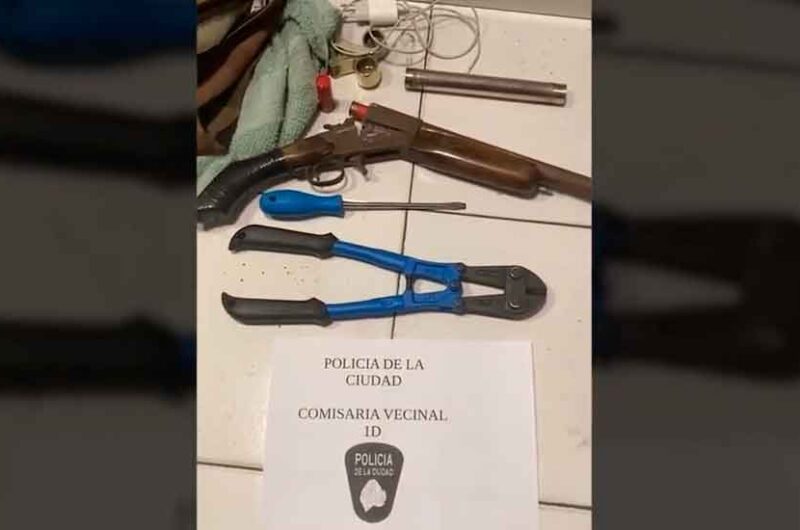 Un detenido armado por intentar robar en estacionamiento