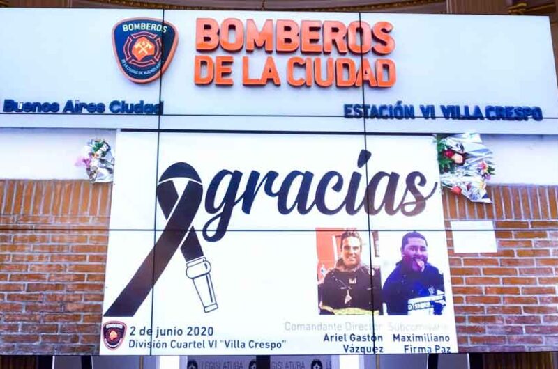 Homenaje a los bomberos fallecidos en Villa Crespo