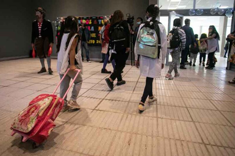 Continúa la inscripción al ciclo lectivo del próximo año Continúa la inscripción al ciclo lectivo del próximo año