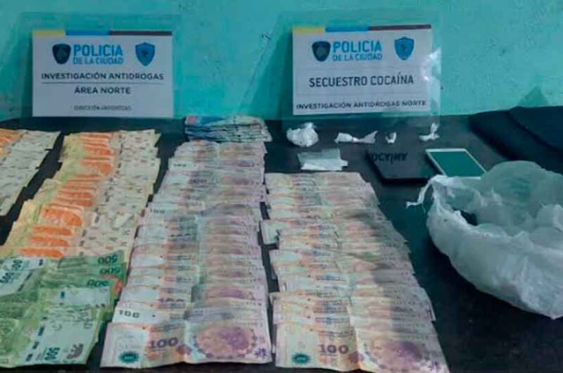 Detienen a tres dealers y secuestran cocaína en el Barrio 31 Detienen a tres dealers y secuestran cocaína en el Barrio 31