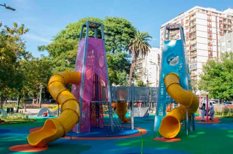 Se inauguró el patio de juegos de Parque Lezama Se inauguró el patio de juegos de Parque Lezama