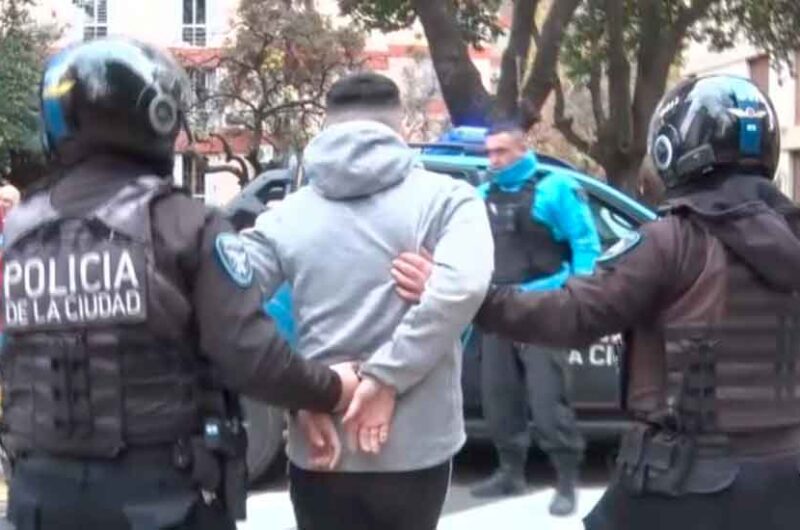 Detuvieron a un motochorro en La Boca Detuvieron a un motochorro en La Boca