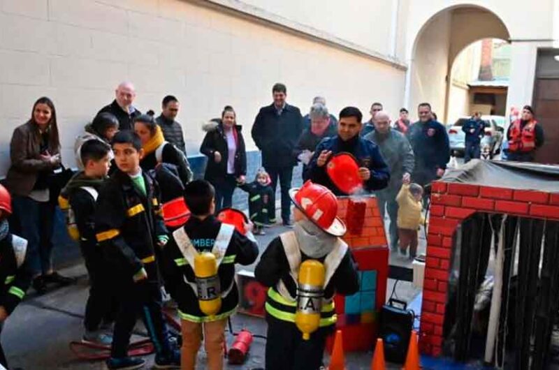 Agenda de Vacaciones de Invierno: Bomberos por un Día