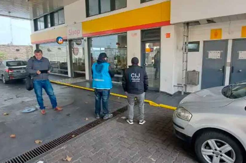 Clausuraron una estación de servicio en La Boca Clausuraron una estación de servicio en La Boca