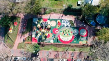 Renovación del patio de juegos de la Plaza Unidad Nacional
