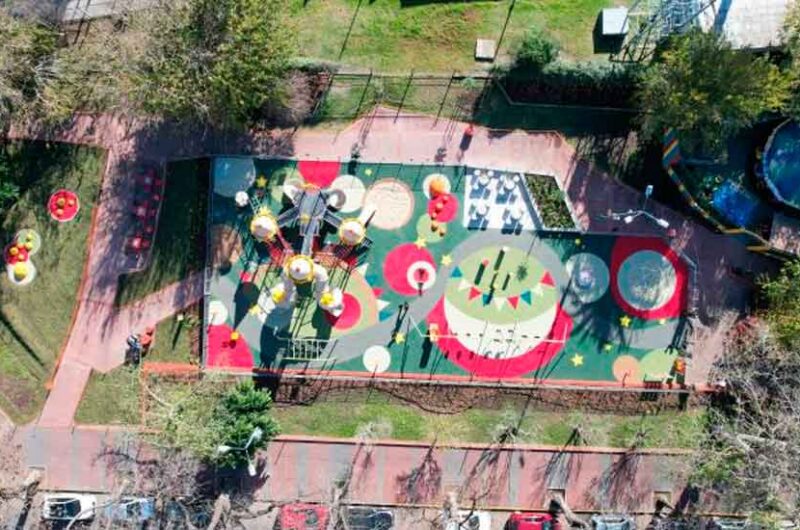 Renovación del patio de juegos de la Plaza Unidad Nacional Renovación del patio de juegos de la Plaza Unidad Nacional