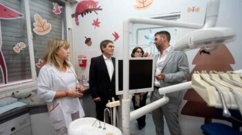 Fernán Quirós visito el Hospital de Odontología Quinquela Martín