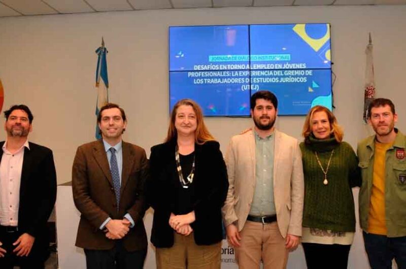 Jornada sobre empleo joven en la Defensoría Jornada sobre empleo joven en la Defensoría