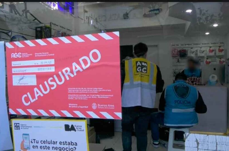 Clausuran local de telefonía móvil: incautan 59 celulares Clausuran local de telefonía móvil: incautan 59 celulares