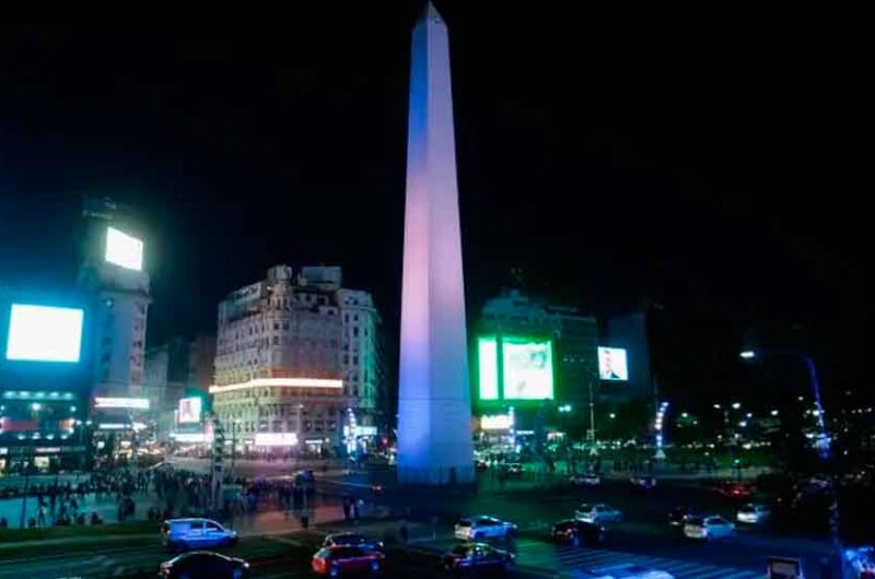 Ciudad iluminó monumentos con los colores de Israel Ciudad iluminó monumentos con los colores de Israel