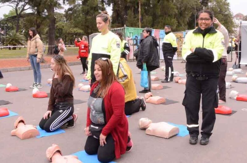 Jornada masiva de RCP en los bosques de Palermo