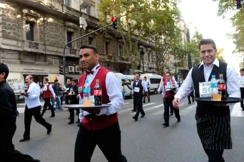 Celebrarán la tradicional carrera de Mozos y Camareras Celebrarán la tradicional carrera de Mozos y Camareras