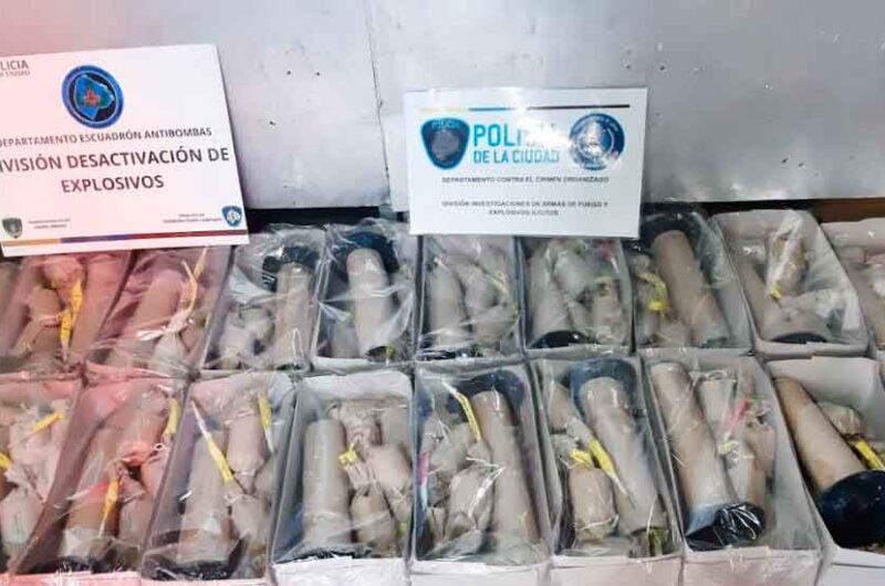 Piezas de pirotecnia y medicamentos secuestrados Piezas de pirotecnia y medicamentos secuestrados