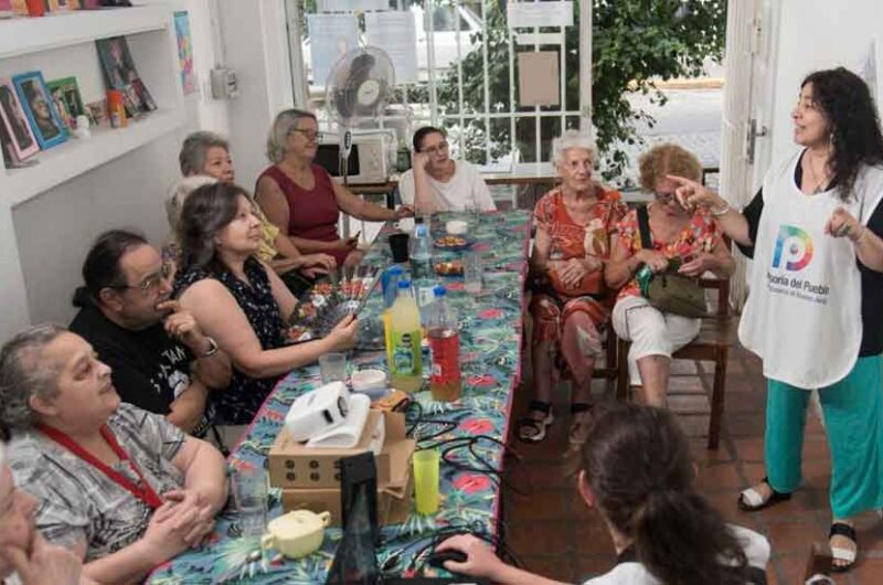 La Defensoría realizó actividades en el centro de jubilados Palermo Viejo