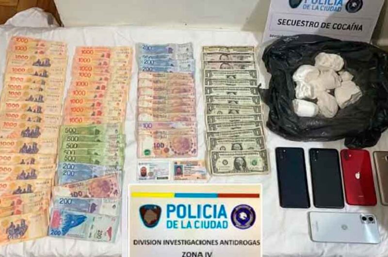 Cuatro narcotraficantes detenidos con más de un kilo de cocaína