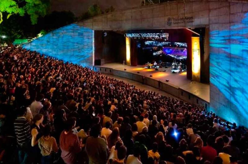 Italia Romántica en el Anfiteatro del Parque Centenario