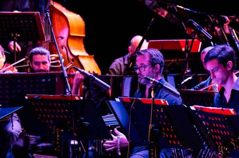 Tango al mediodía en el centro porteño con una orquesta de lujo Tango al mediodía en el centro porteño con una orquesta de lujo