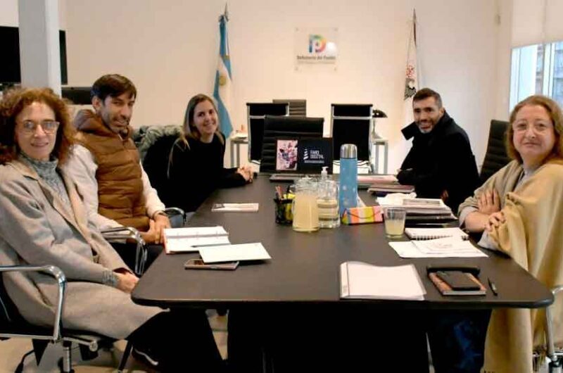Defensoría: Reunión con representantes de Faro Digital Defensoría: Reunión con representantes de Faro Digital