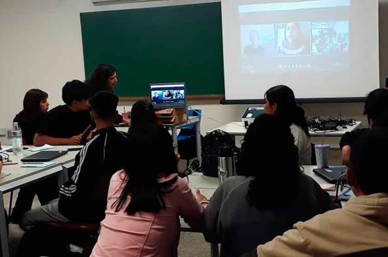 Experiencias con estudiantes de nivel secundario Experiencias con estudiantes de nivel secundario