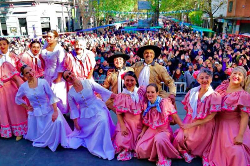 La Feria de Mataderos se viste de celeste y blanco La Feria de Mataderos se viste de celeste y blanco