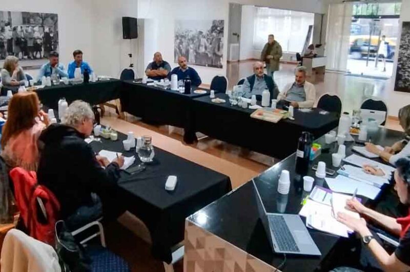 Primera mesa de trabajo sobre escuelas secundarias Primera mesa de trabajo sobre escuelas secundarias
