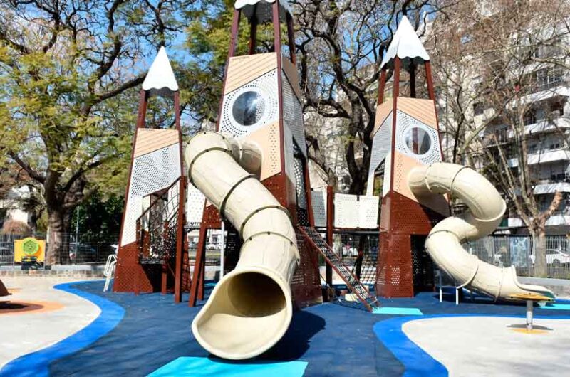 La Plaza 24 de Septiembre cuenta con un renovado patio de juegos La Plaza 24 de Septiembre cuenta con un renovado patio de juegos