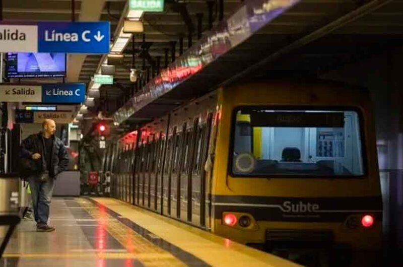 Paro en la Línea C de subtes porque agredieron a un empleado Paro en la Línea C de subtes porque agredieron a un empleado
