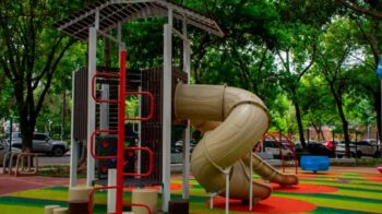 Se inauguró un nuevo patio de juegos en Concepción Arenal y Conesa