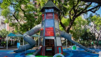 Patio de juegos de Plaza Sobral: un espacio temático e innovador