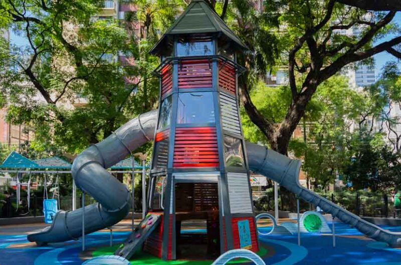 Patio de juegos de Plaza Sobral: un espacio temático e innovador Patio de juegos de Plaza Sobral: un espacio temático e innovador