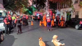 Una explosión causó un derrumbe en un edificio de departamentos