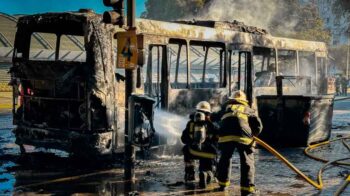 Constitución: Se incendio un colectivo de la línea 97