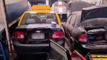 Taller de autopartes ilegales desmantelado en Pompeya
