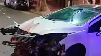 Un conductor chocó contra el Metrobus en La Boca