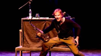 Facundo Arana llega al Centro Cultural 25 de Mayo con En el aire